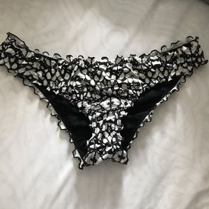 Black and White Ruffled Bikini Bottoms. Size M